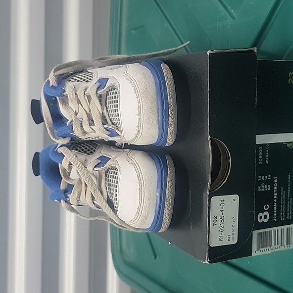 Jordan Retro 4 - Picture 2 of 3